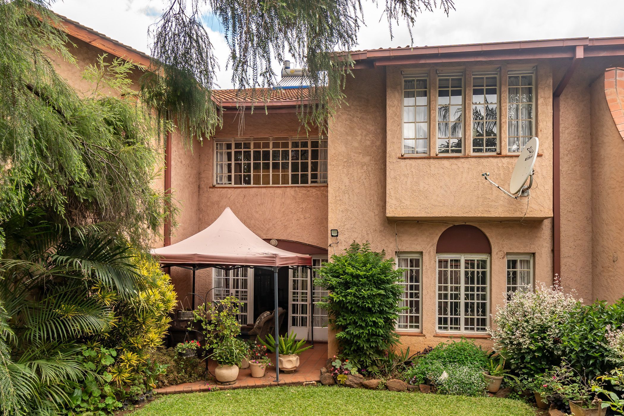 Security complex home for sale in Avenues, Zimbabwe - 3ZB1727252