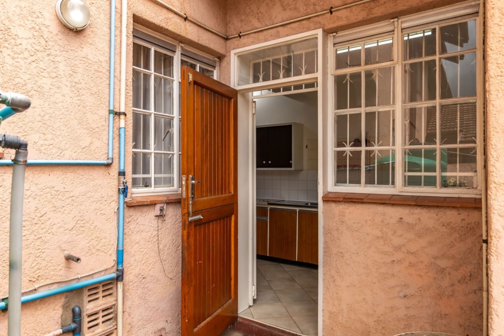 Security complex home for sale in Avenues, Zimbabwe - 3ZB1727252