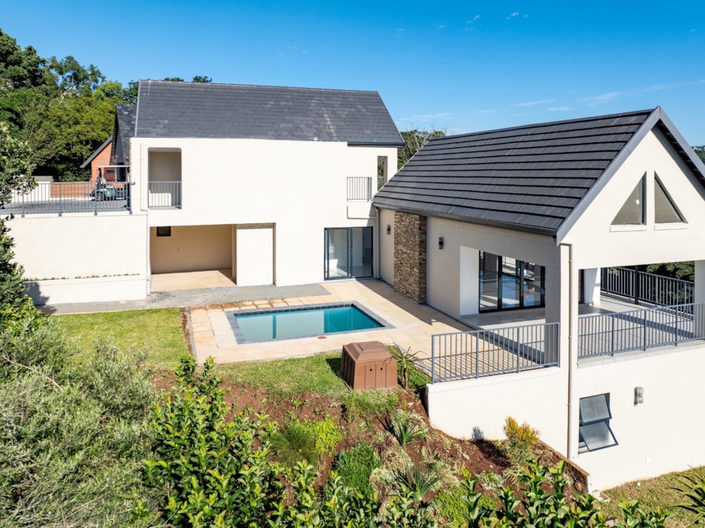 Golf estate house for sale in Cotswold Downs Estate - 1KF1727276