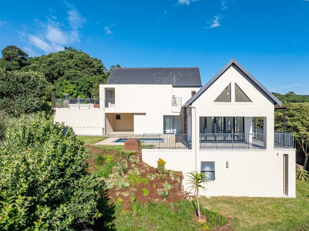 Golf estate house for sale in Cotswold Downs Estate - 1KF1727276