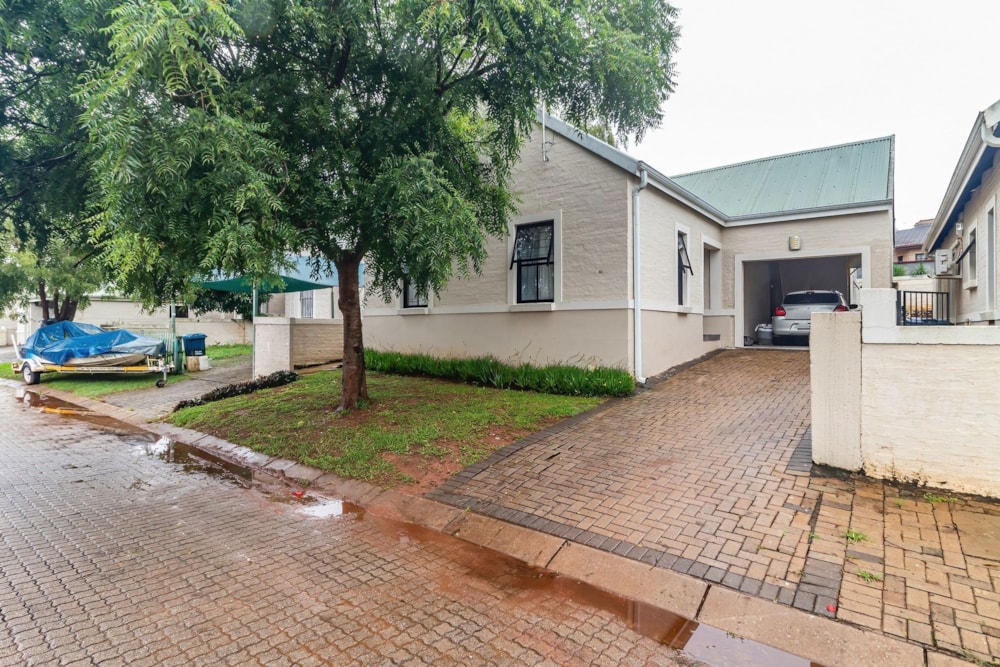 Townhouse for sale in White River - 1WR1727335