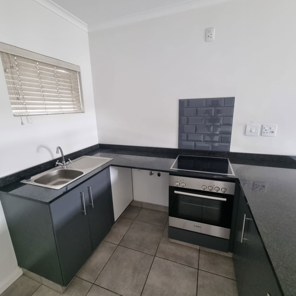 Apartment to rent in Waterfall, Upper Highway - 1KF1727404