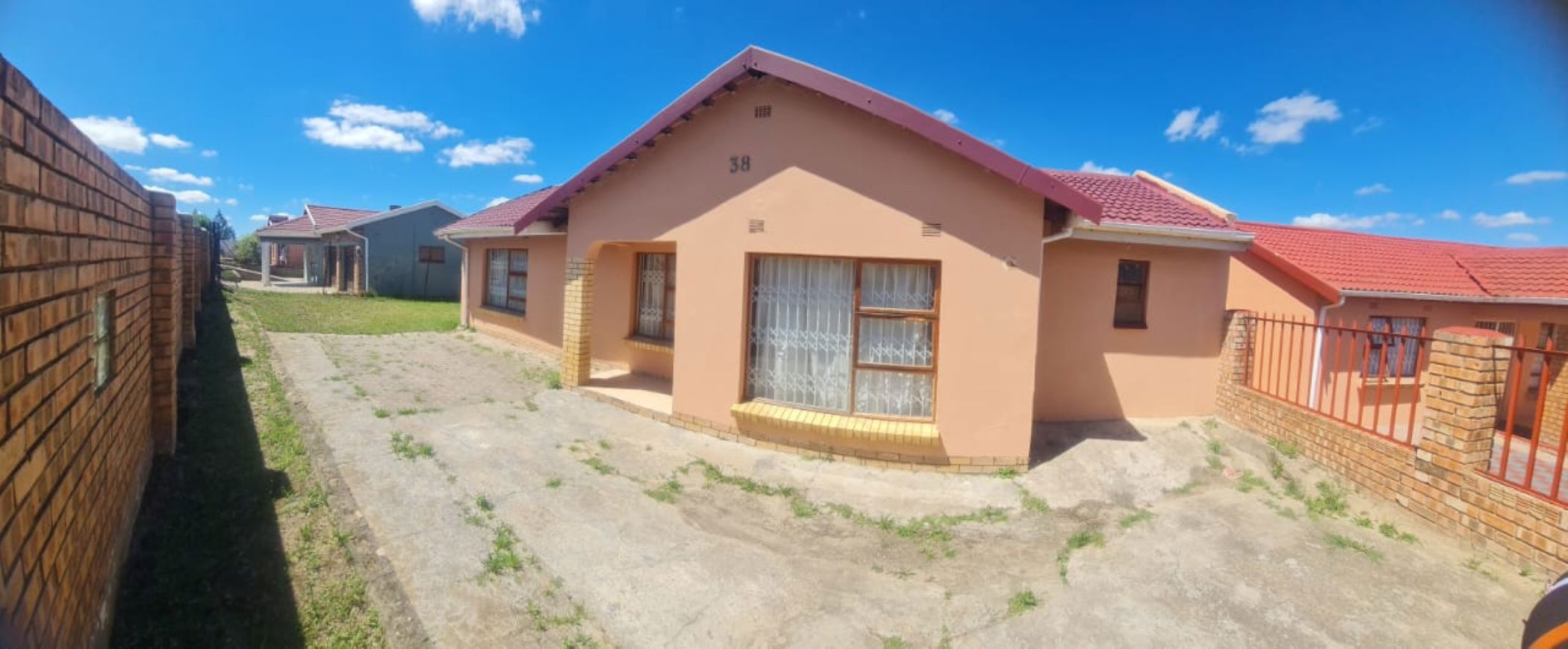 House for sale in Northcrest - 1MH1727451