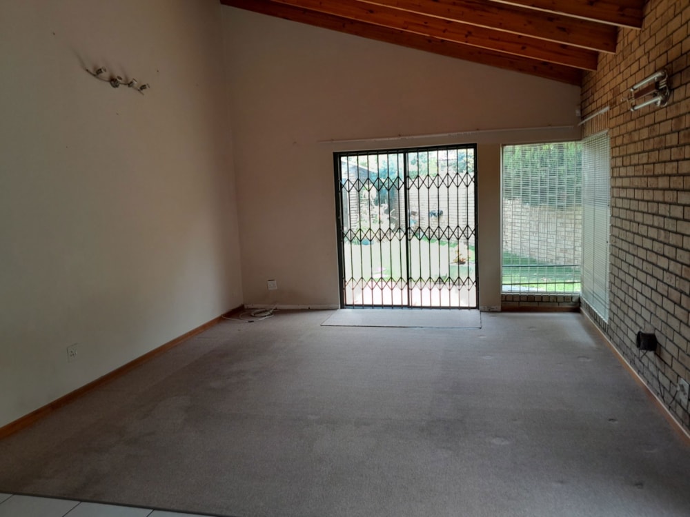 House to rent in La Provence - 1BTH1728014