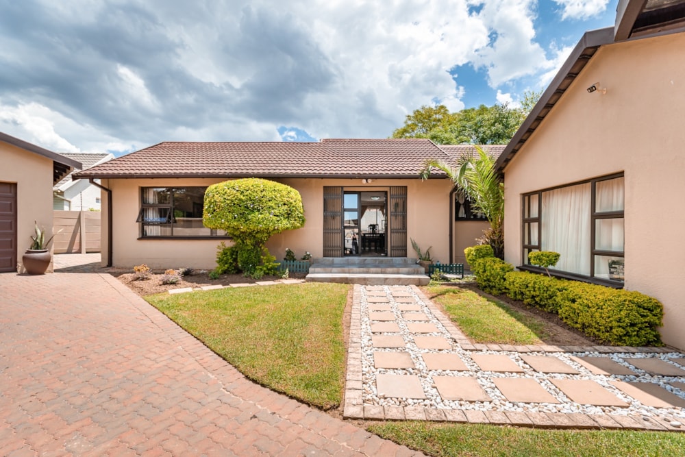 House for sale in Sharonlea - RAN1728299