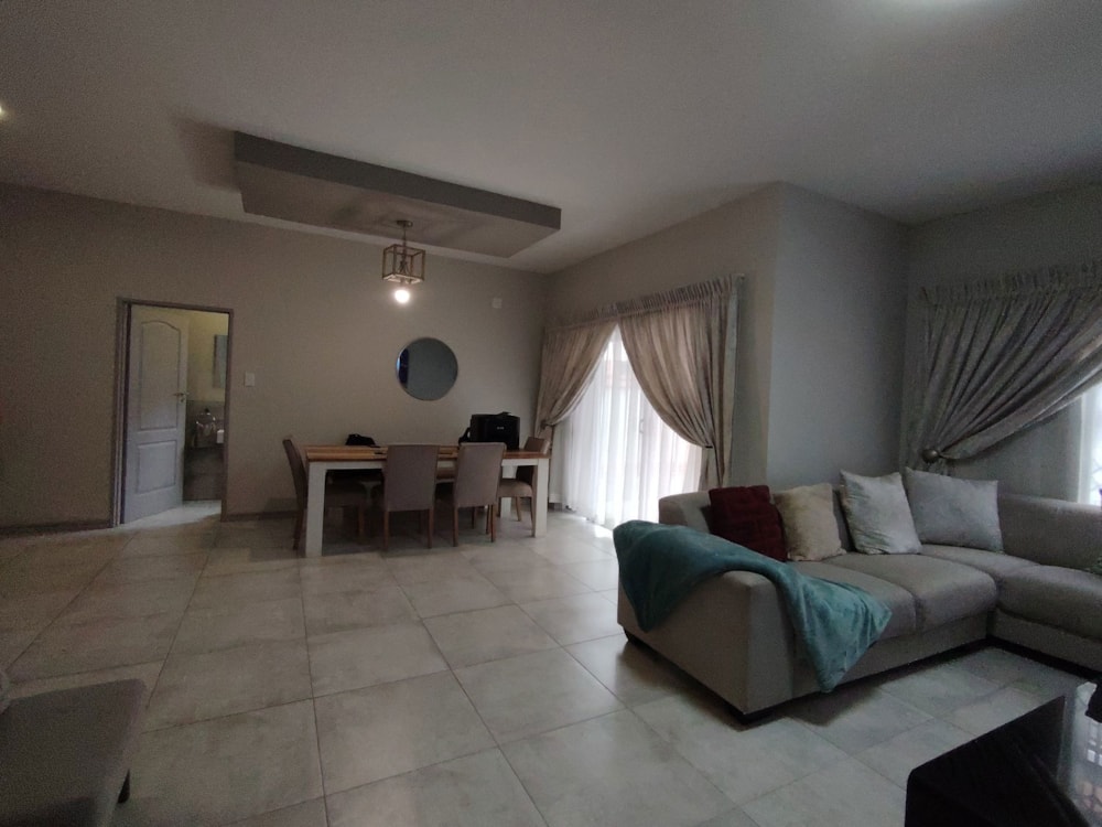 Townhouse to rent in Bendor - 1PS1727625