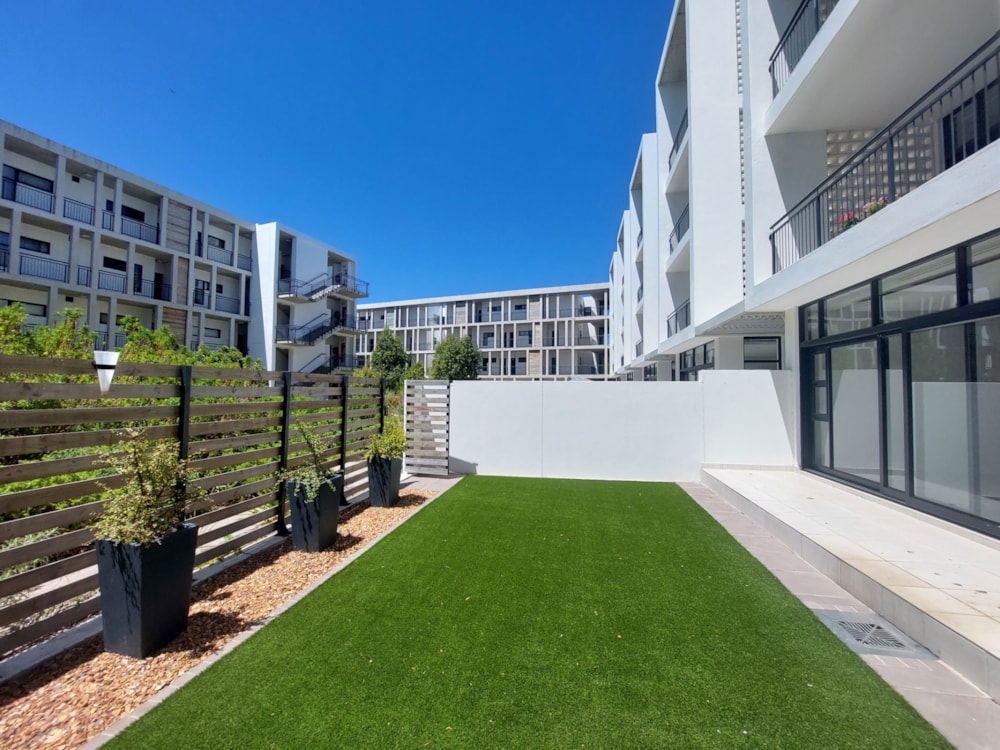 Apartment let in Paardevlei - SWL1727533