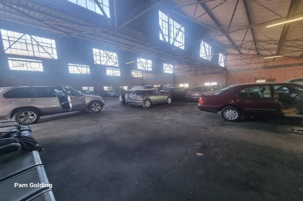 Commercial industrial property for sale in Bulawayo, Zimbabwe - 3ZB1727587