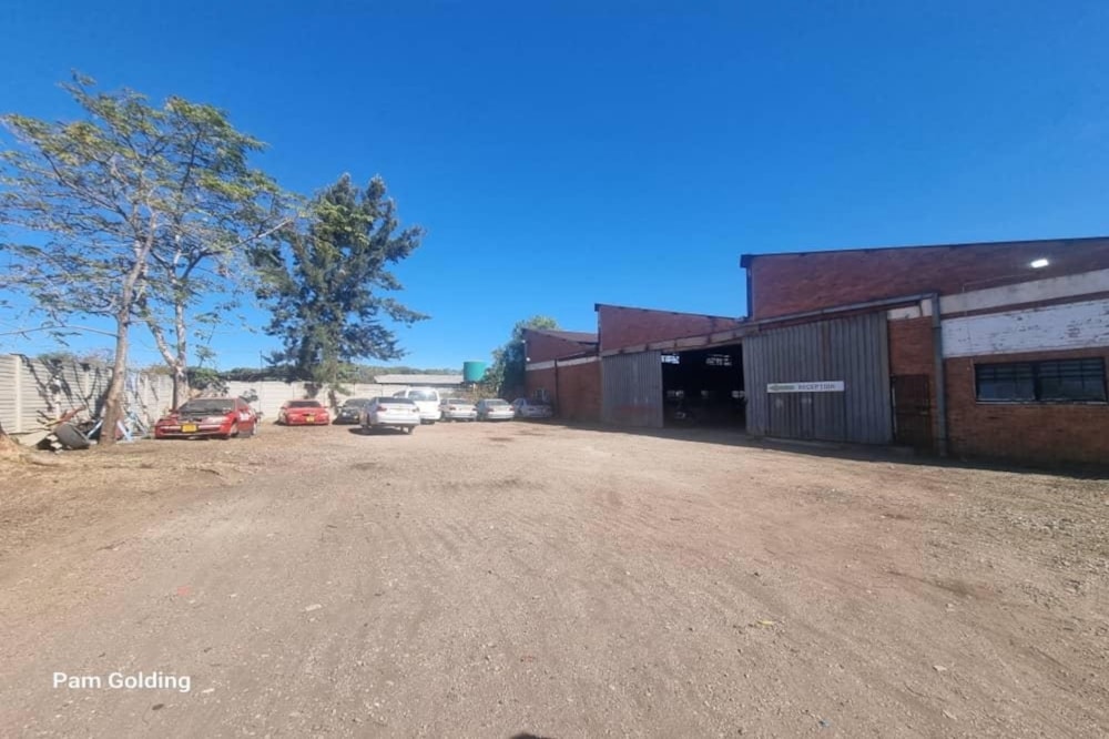 Commercial industrial property for sale in Bulawayo, Zimbabwe - 3ZB1727587