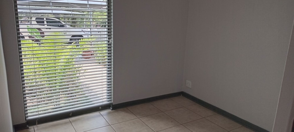 Commercial office to rent in White River Ext 1 - 1WR1727683