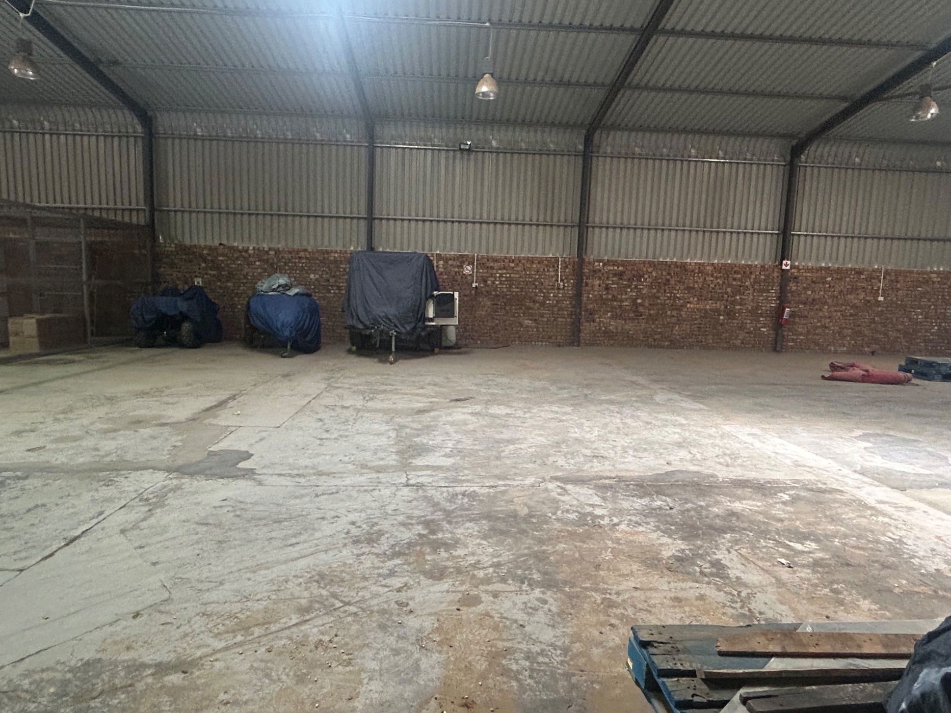 Commercial industrial property to rent in Kimdustria - 1KJ1727678