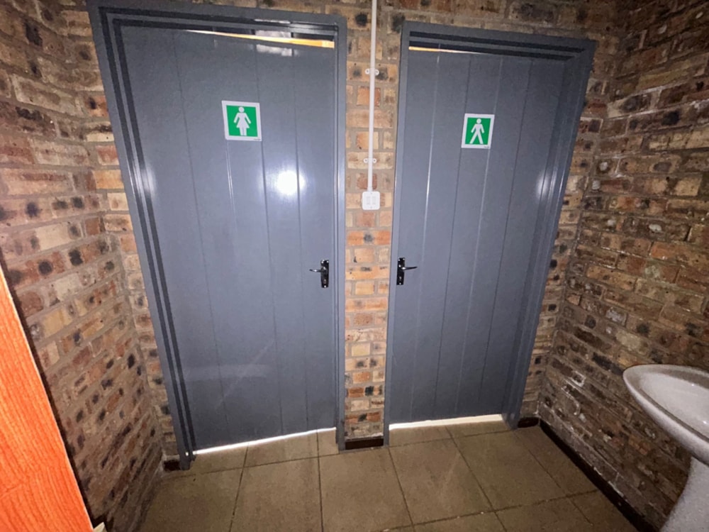 Commercial industrial property to rent in Kimdustria - 1KJ1727678