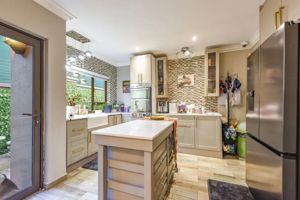 Double-storey cluster let in Edenburg, Rivonia - JBL1727742 Double-storey cluster let in Edenburg, Rivonia - JBL1727742