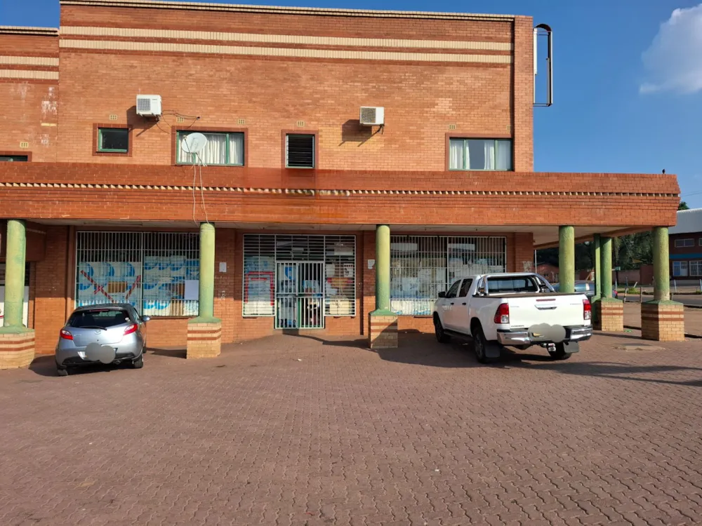 Commercial Building for sale in Lobatse, Botswana - 3BO1728236 Commercial Building for sale in Lobatse, Botswana - 3BO1728236