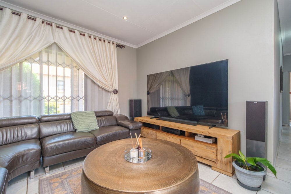 Cluster for sale in Grobler Park - RAN1727873