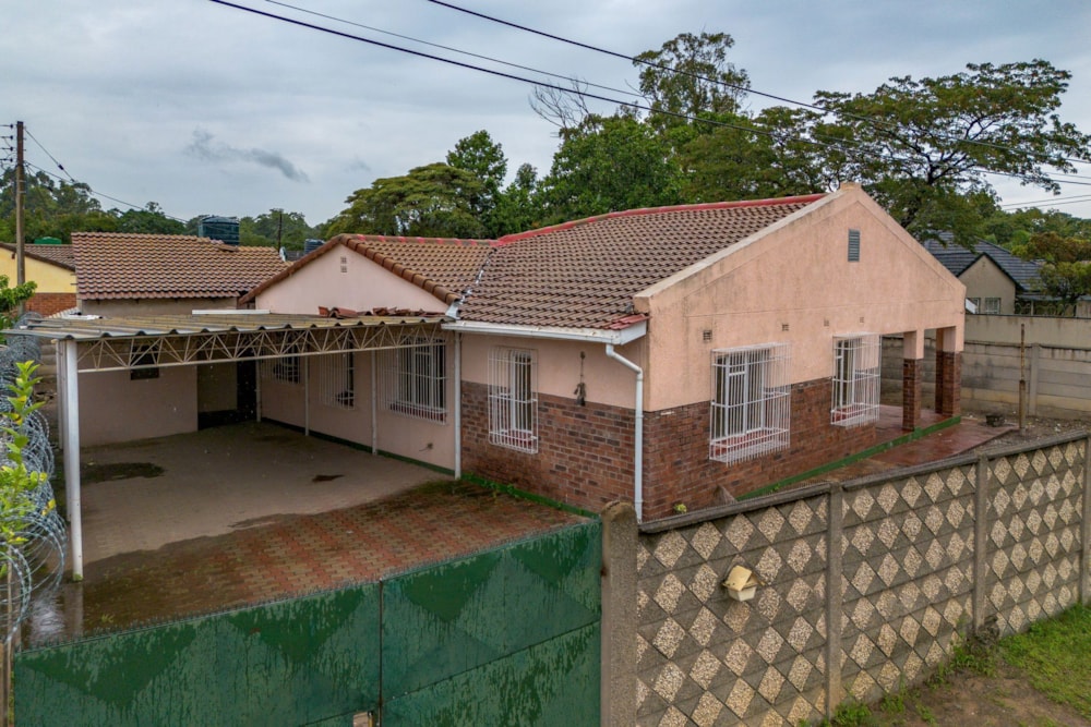 House for sale in Msasa Park, Zimbabwe - 3ZB1727881 House for sale in Msasa Park, Zimbabwe - 3ZB1727881