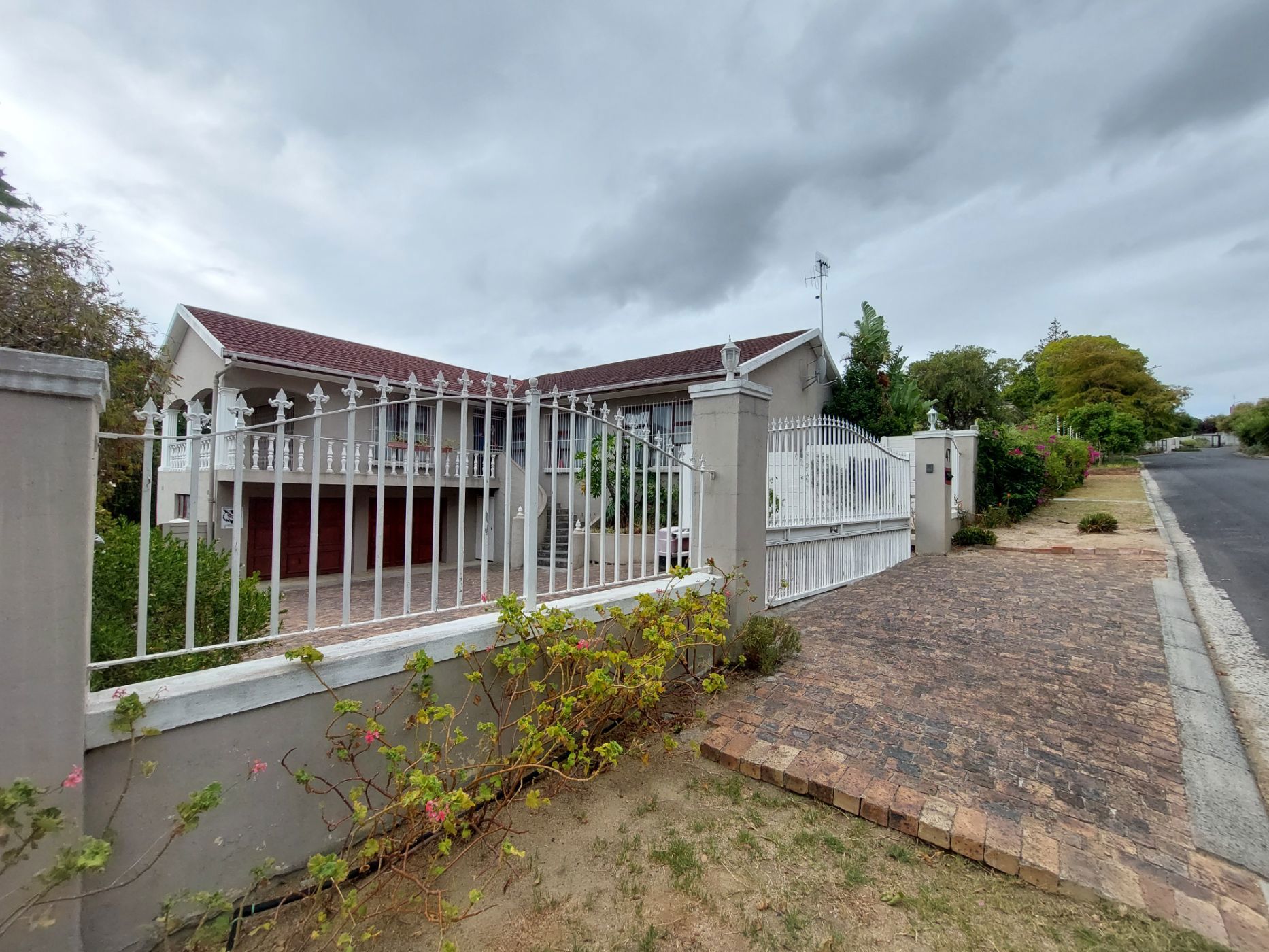 House to rent in Die Wingerd, Somerset West - SWL1727906