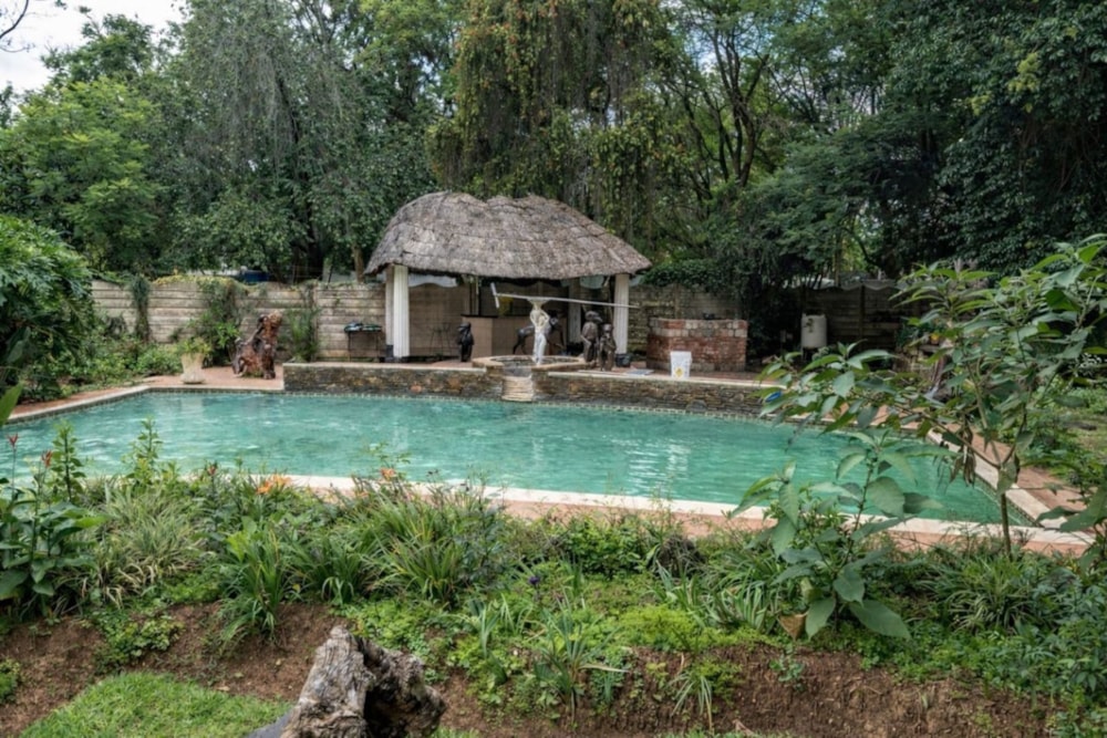 House for sale in Chisipite, Zimbabwe - 3ZB1727990 House for sale in Chisipite, Zimbabwe - 3ZB1727990