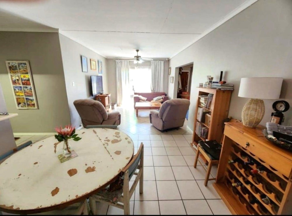 Townhouse for sale in Rhodesdene - 1KJ1727995