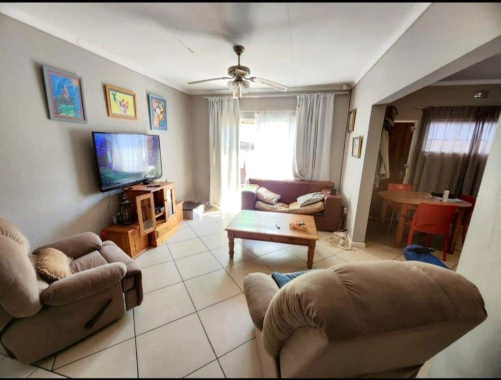 Townhouse for sale in Rhodesdene - 1KJ1727995