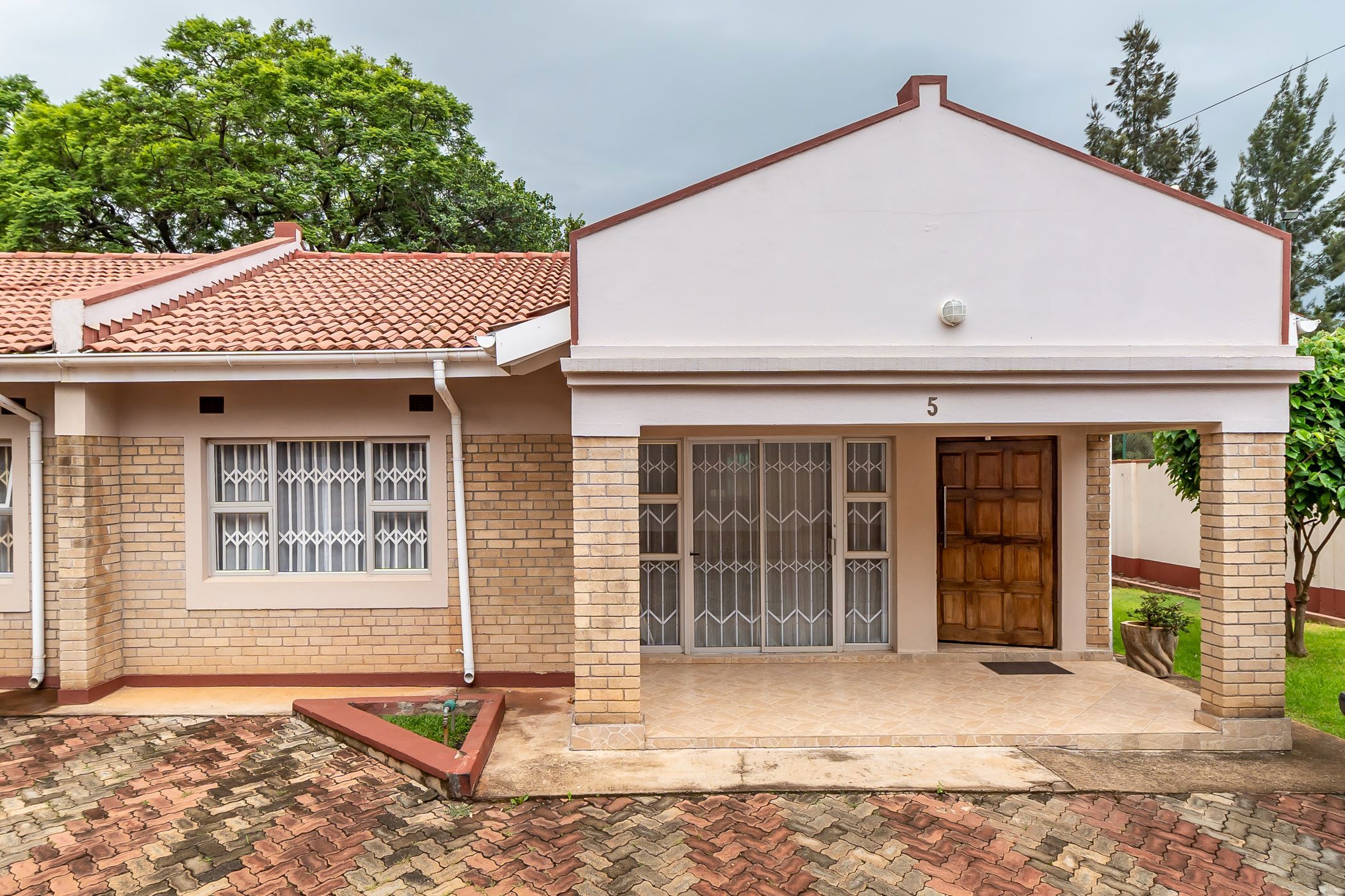 Cluster to rent in Avondale West, Zimbabwe - 3ZB1728039