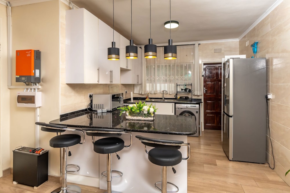 Cluster to rent in Avondale West, Zimbabwe - 3ZB1728039