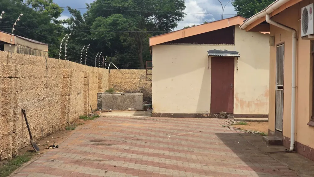 House for sale in Block 3, Botswana - 3BO1728081 House for sale in Block 3, Botswana - 3BO1728081