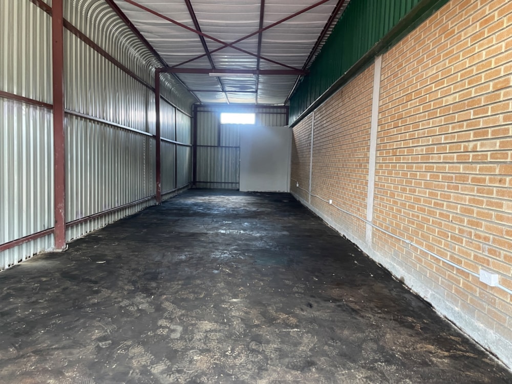 Commercial industrial property to rent in Block 3 Industrial, Botswana - 3BO1728090 Commercial industrial property to rent in Block 3 Industrial, Botswana - 3BO1728090