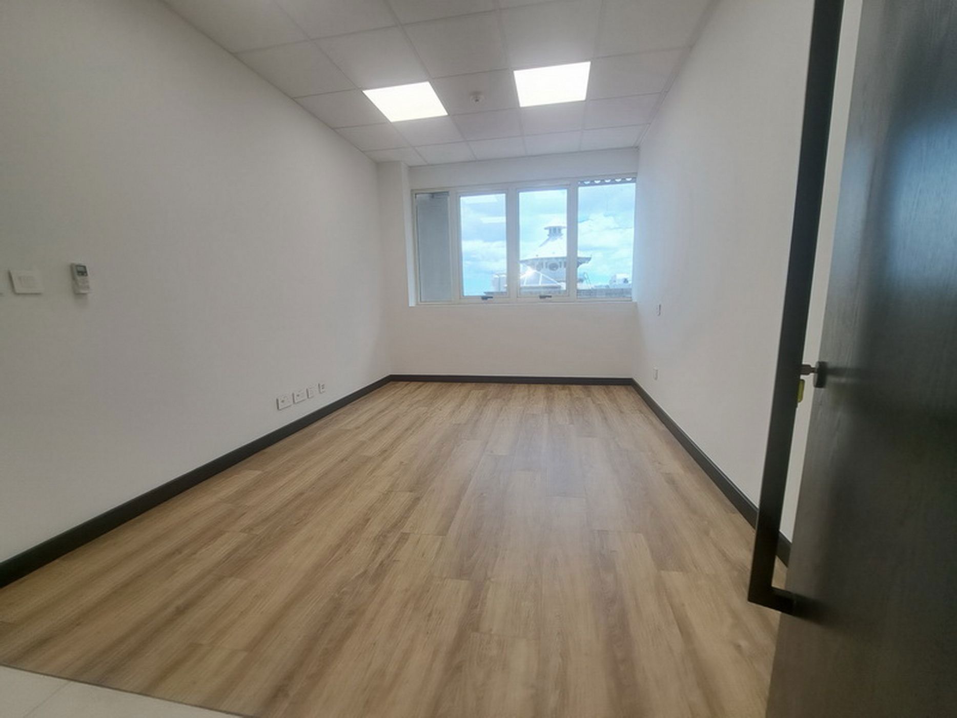 Commercial office to rent in Port Louis, Mauritius - MUR1728093