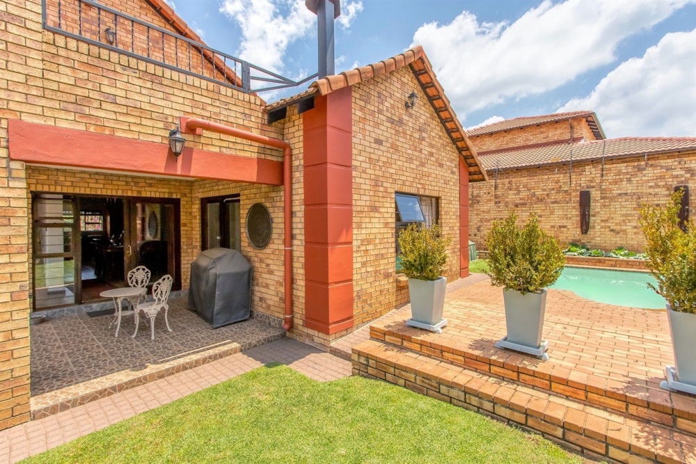 Double-storey cluster to rent in Sundowner - RAL1728139