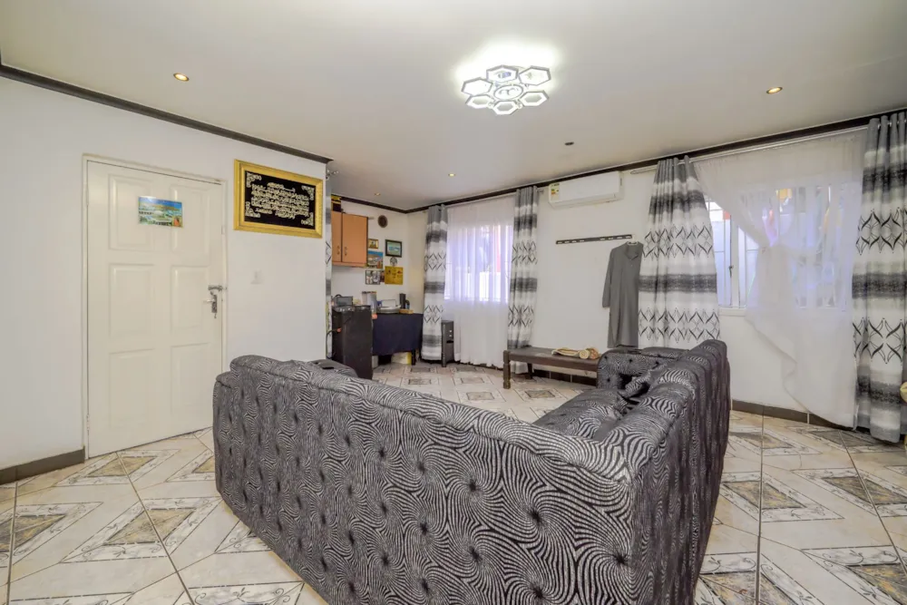 House for sale in Trenance Manor - 1ND1728211
