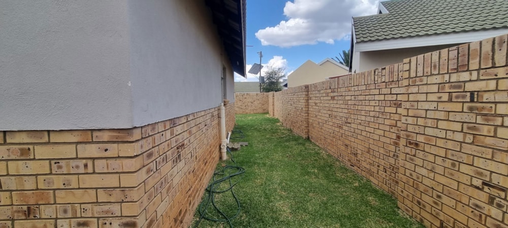 Townhouse for sale in Roylglen - 1KJ1728222