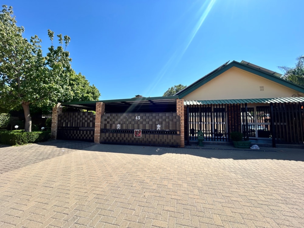 House for sale in Hillcrest, Kimberley - 1KJ1728273