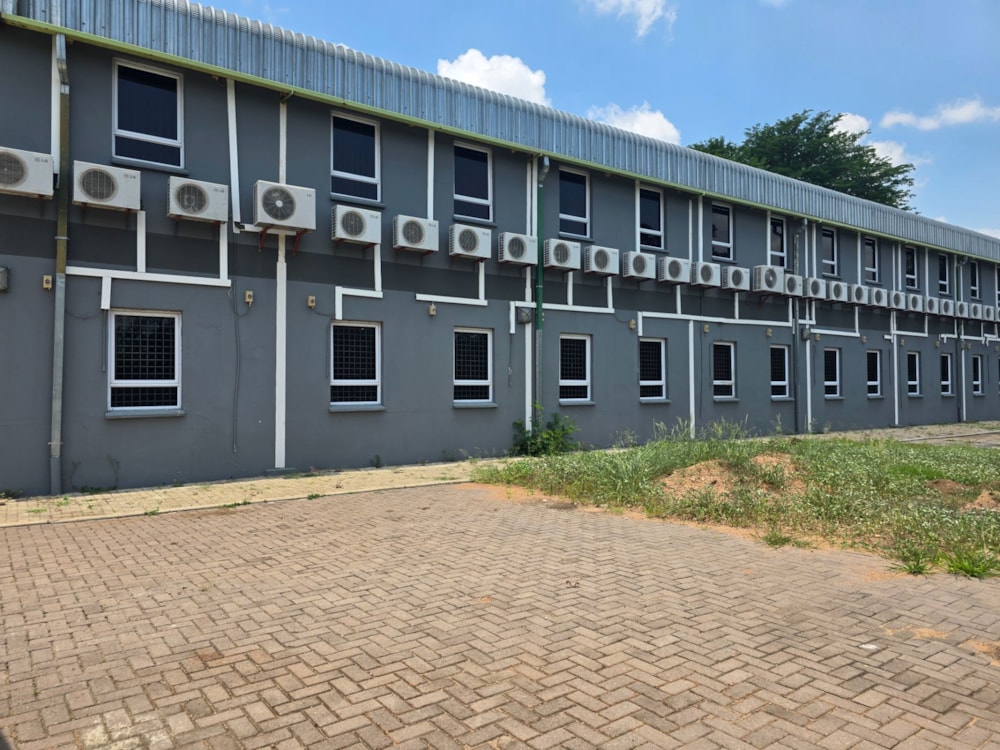 Commercial office to rent in Fairgrounds, Botswana - 3BO1728365