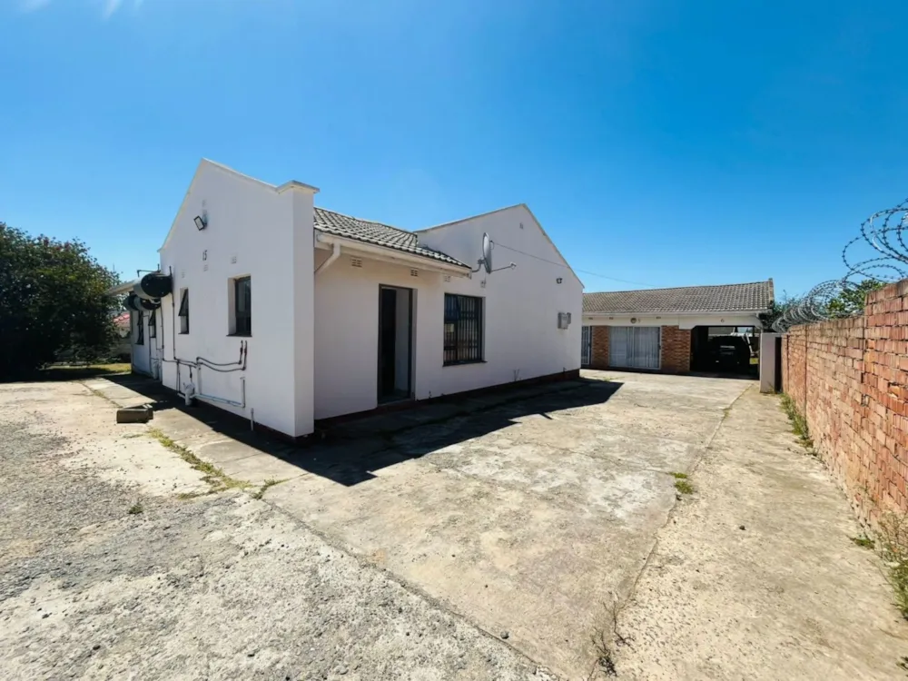 House for sale in Southernwood, Mthatha - 1MH1729294 House for sale in Southernwood, Mthatha - 1MH1729294