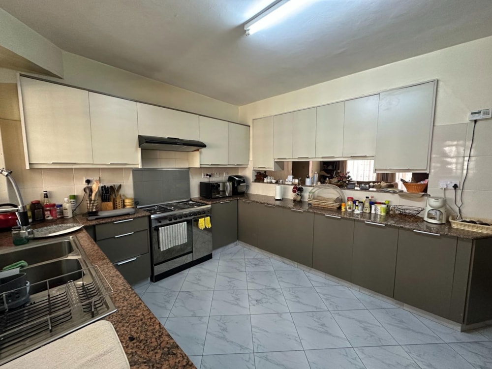 Apartment to rent in Kilimani, Kenya - 3KE1728622