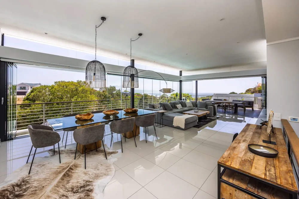 Double-storey house to rent in Plettenberg Bay Upper Central - 1KG1728674