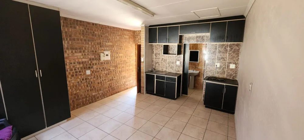 Bachelor apartment let in Kimberley - 1KJ1728528 Bachelor apartment let in Kimberley - 1KJ1728528