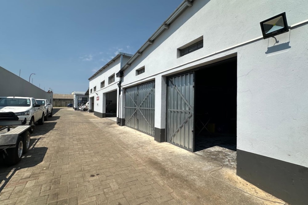 Commercial industrial property for sale in Belmont, Zimbabwe - 3ZB1728576