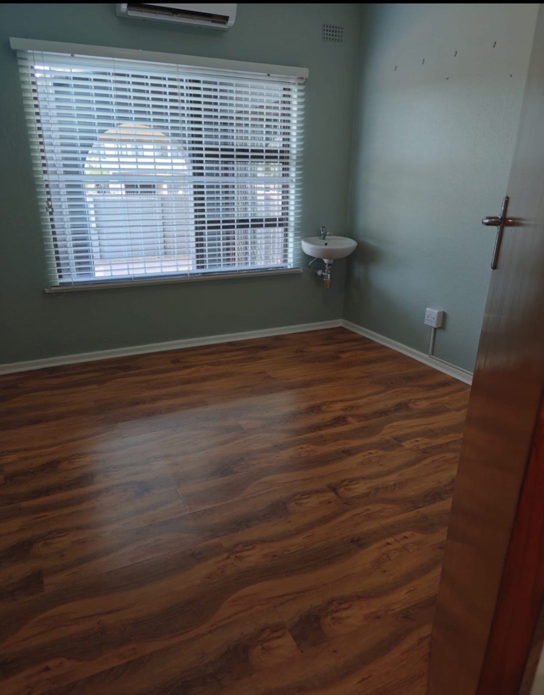 House to rent in Panorama, Parow - 1PLA1728654