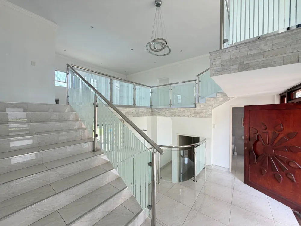 Security estate home let in Bisley - 1PM1728666 Security estate home let in Bisley - 1PM1728666
