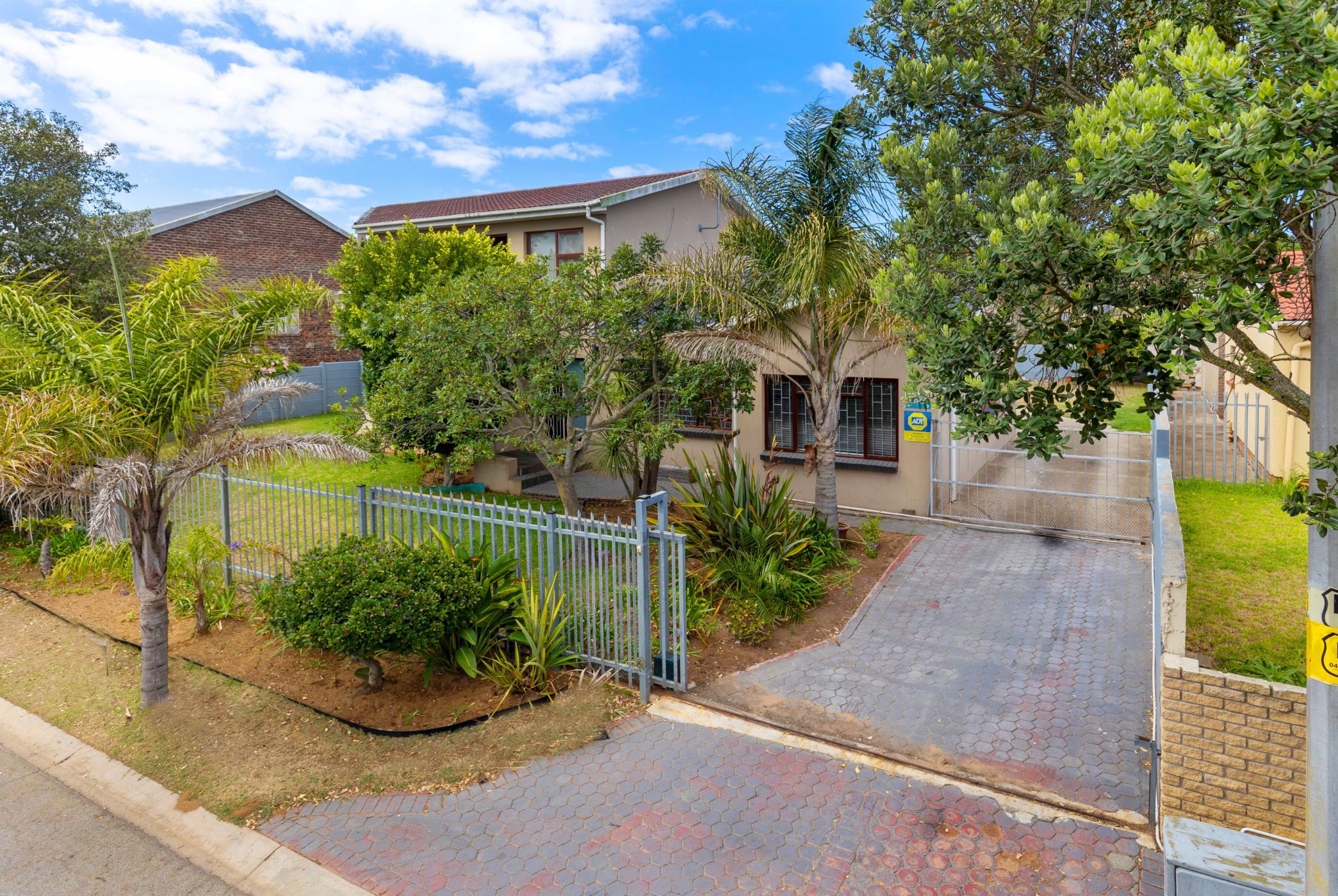 Double-storey house for sale in Heiderand - 1MB1727405