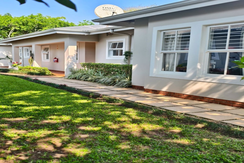 Security complex home for sale in Ballito - 1BD1725815 Security complex home for sale in Ballito - 1BD1725815