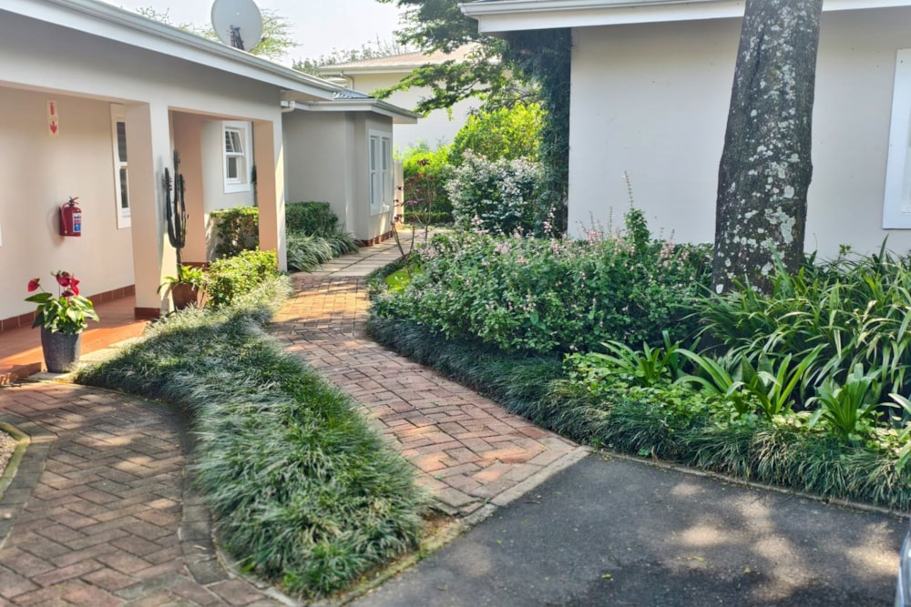 Security complex home for sale in Ballito - 1BD1725815 Security complex home for sale in Ballito - 1BD1725815