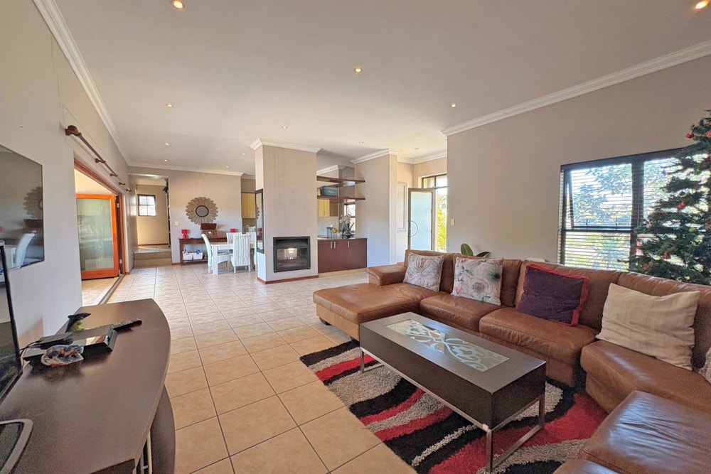 Security estate home for sale in Big Bay - 1TV1727765 Security estate home for sale in Big Bay - 1TV1727765