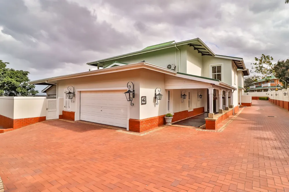 Townhouse sold in Mount Edgecombe Country Estate - 1MT1728202