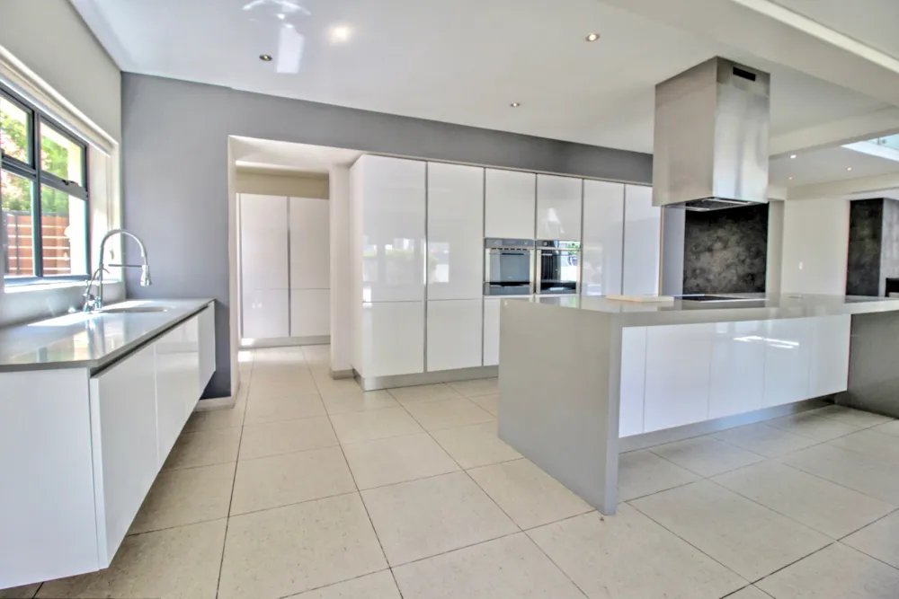 Security estate home let in Plattekloof - 1PLA1726609 Security estate home let in Plattekloof - 1PLA1726609