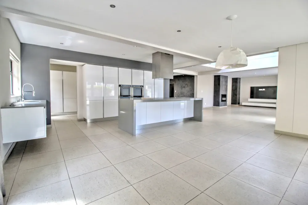 Security estate home let in Plattekloof - 1PLA1726609 Security estate home let in Plattekloof - 1PLA1726609