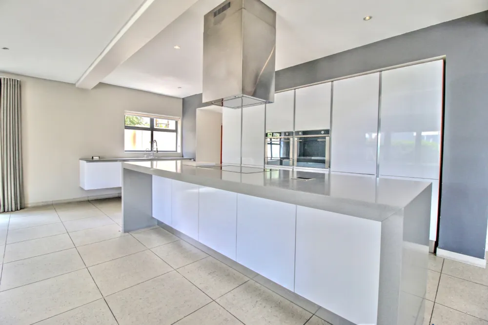 Security estate home let in Plattekloof - 1PLA1726609 Security estate home let in Plattekloof - 1PLA1726609