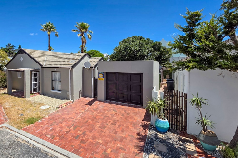 Single-storey house sold in West Beach, Blouberg - 1TV1727447
